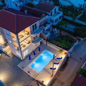https://villa-thalia.hotelinzadar.com