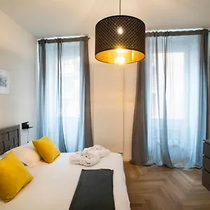 https://atmosfere-luxury-apartment.italymilanhotels.net